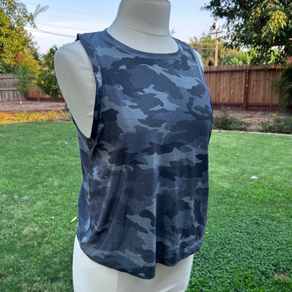 Beyond Yoga Camouflage Tank Tee Shirt | Size Medium